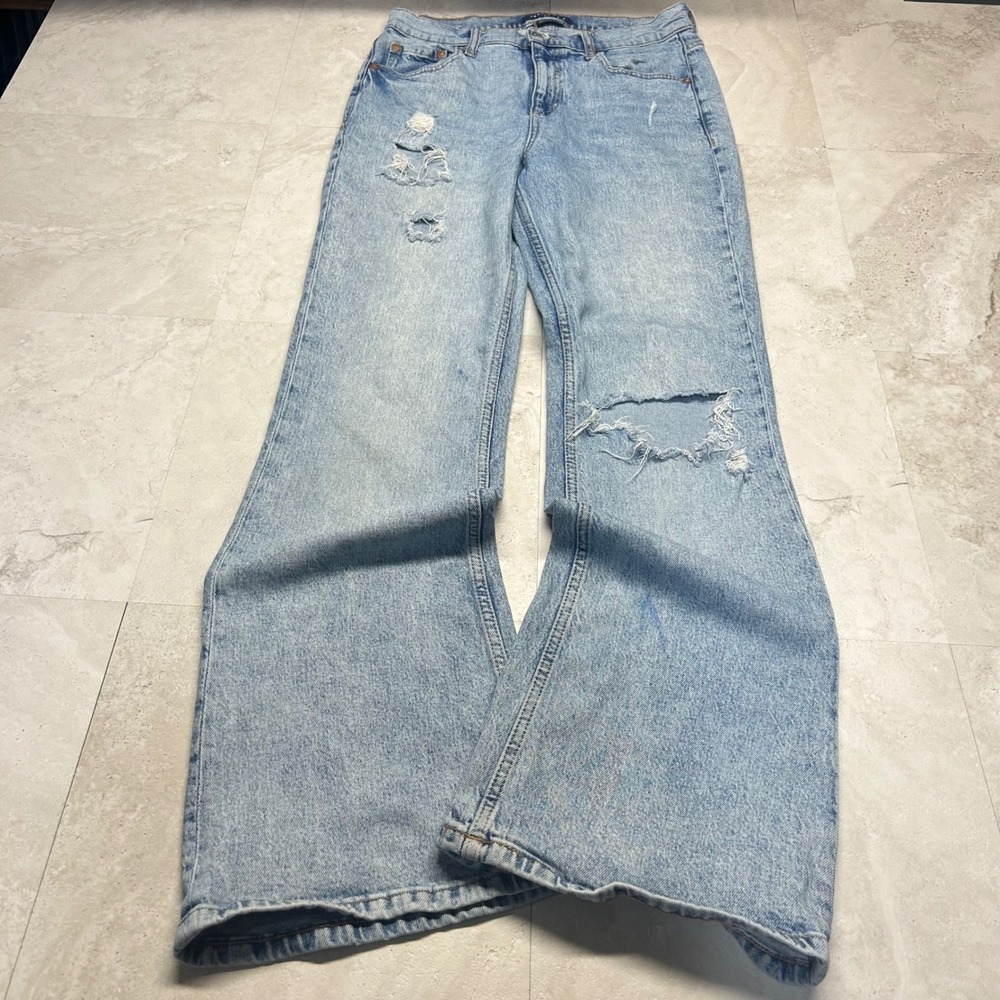Aeropostale High Rise Flare Jeans Light Wash Blue Women Size 8 Reg Distressed